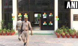 लखनऊ में पोलिंग बूथ नं 333; 7 राज्यों में 51 संसदीय निर्वाचन क्षेत्रों में मतदान 5 वें चरण के लिए जल्द शुरू होगा