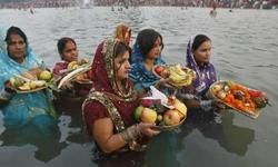 डाला छठ: बिना जल के ही बिताने पड़ते हैं 36 घंटे, जानें क्या हैं मुहूर्त डाला छठ: बिना जल के ही बिताने पड़ते हैं 36 घंटे, जानें क्या हैं मुहूर्त