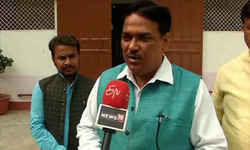 बीजेपी प्रत्याशियों की फोटो संग घर-घर भेजेगी वोटर स्लिप बीजेपी प्रत्याशियों की फोटो संग घर-घर भेजेगी वोटर स्लिप