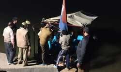 प्रयागराज: मनकामेश्वर मन्दिर के समीप नाव में पानी भरने से नाव पलटी। तीन लोगो की डूबने की ख़बर और पांच लोग लापता। गोताखोरों द्वारा खोजबीन जारी। 14 लोग नाव पर थे सवार। आला अधिकारी मौके पर मौजूद। प्रयागराज: मनकामेश्वर मन्दिर के समीप नाव में पानी भरने से नाव पलटी। तीन लोगो की डूबने की ख़बर और पांच लोग लापता। गोताखोरों द्वारा खोजबीन जारी। 14 लोग नाव पर थे सवार। आला अधिकारी मौके पर मौजूद।