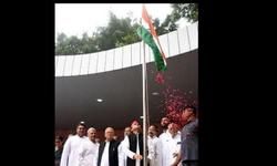 शहीदों के सपनों को मिलकर पूरा करना हम सबकी जिम्मेदारी : अखिलेश