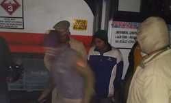 सकलडीहा -टैंकर की चपेट में आने से दर्दनाक मौत, टैंकर नम्बर: UP-50/AT-6291 का चालक फरार,पुलिस फोर्स मौके पर मौजूद, घटना की जानकारी मिलने पर परिजनों में मचा कोहराम सकलडीहा -टैंकर की चपेट में आने से दर्दनाक मौत, टैंकर नम्बर: UP-50/AT-6291 का चालक फरार,पुलिस फोर्स मौके पर मौजूद, घटना की जानकारी मिलने पर परिजनों में मचा कोहराम