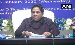 मायावती का बीजेपी पर हमला, कहा- देश की स्थिति कांग्रेस काल से भी ज्यादा खराब मायावती का बीजेपी पर हमला, कहा- देश की स्थिति कांग्रेस काल से भी ज्यादा खराब