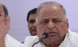 मुलायम के खिलाफ जांच के लिए एआईटी गठित, आईपीएस को धमकी देने का है आरोप मुलायम के खिलाफ जांच के लिए एआईटी गठित, आईपीएस को धमकी देने का है आरोप