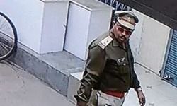 भगोड़े नकली दरोगा पर घोषित होगा ईनाम भगोड़े नकली दरोगा पर घोषित होगा ईनाम