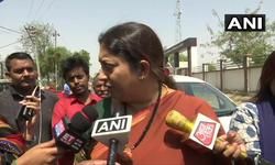 स्मृति ईरानी ने राहुल गांधी पर लगाया बूथ कैप्चरिंग का आरोप स्मृति ईरानी ने राहुल गांधी पर लगाया बूथ कैप्चरिंग का आरोप