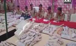 दूसरे चरण के मतदान से ठीक पहले यूपी में भारी मात्रा में हथियार बरामद