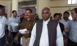 सपा के आलाकमान अपने विधायक हरिओम यादव की गिरफ्तारी पर निष्क्रिय क्यों ? सपा के आलाकमान अपने विधायक हरिओम यादव की गिरफ्तारी पर निष्क्रिय क्यों ?