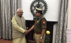 प्रदेश के नए डीजीपी ओपी सिंह ने कार्यभार ग्रहण के बाद राज्यपाल रामनाईक से मुलाकात की