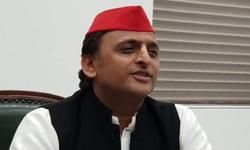 फिल्म पद्मावत पर प्रदर्शन भी करा रहे और लाठी भी खुद चलवा रहे: अखिलेश