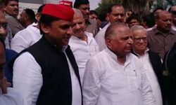 लोहिया की पुण्य तिथि पर अखिलेश के लिए बोले मुलायम, रोज-रोज आशीर्वाद थोड़े दिया जाता है