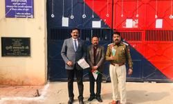 लखनऊ कारागार में माँ का आँचल जनता सेवा समिति द्वारा बीमार बंदियो को आवश्यक सामग्री वितरित की गई