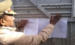 आज़म खां के घर के बाहर पुलिस ने चस्पा किए कुर्की के नोटिस