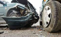 कन्नौज में एक्सप्रेस-वे पर फिर पलटी कार, तीन घायल कन्नौज में एक्सप्रेस-वे पर फिर पलटी कार, तीन घायल