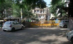 दिल्ली में हॉटस्पॉट जगहों की संख्या बढ़ी, दिल्ली में हॉटस्पॉट की संख्या बढ़कर 89, लाडो सराय के गली नं. F-274 हॉटस्पॉट, F-313 के आसपास का इलाका सील किया. दिल्ली में हॉटस्पॉट जगहों की संख्या बढ़ी, दिल्ली में हॉटस्पॉट की संख्या बढ़कर 89, लाडो सराय के गली नं. F-274 हॉटस्पॉट, F-313 के आसपास का इलाका सील किया.