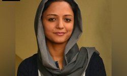 शेहला राशिद के खिलाफ SC के वकील अलख आलोक श्रीवास्तव ने आपराधिक शिकायत दायर की, भारतीय सेना और भारत सरकार के खिलाफ फर्जी खबर फैलाने के आरोप में उनकी गिरफ्तारी की मांग ।