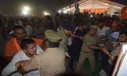 पीएम मोदी को छात्र अंकित यादव ने दिखाया काला झंडा, भीड़ ने जमकर पीटा