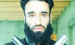 जम्मू-कश्मीरः  रणबीरगढ़ में लश्कर के दो आतंकी मार गिराए गए। इनके नाम इश्फाक राशिद खान और ऐजाज़ अहमद है। राशिद लश्कर का टॉप कमांडर था।