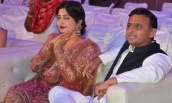 लालू के बेटे की शादी में अखिलेश के साथ, पत्नी डिंपल भी होंगी शामिल लालू के बेटे की शादी में अखिलेश के साथ, पत्नी डिंपल भी होंगी शामिल