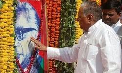 भारत में गैर कांग्रेसवाद के जन्मदाता डॉ० राममनोहर लोहिया थे भारत में गैर कांग्रेसवाद के जन्मदाता डॉ० राममनोहर लोहिया थे