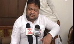 जावेद आब्दी ने कुलदीप सिंह सेंगर को बताया भूखा भेड़िया जावेद आब्दी ने कुलदीप सिंह सेंगर को बताया भूखा भेड़िया