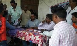 बाढ़ पीड़ितों को वितरण किया गया कैरोसिन बाढ़ पीड़ितों को वितरण किया गया कैरोसिन