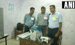 लखनऊ; गृह मंत्री राजनाथ सिंह भाजपा के उम्मीदवार हैं, प्रमोद कृष्णम कांग्रेस के हैं, और पूनम सिन्हा सपा-बसपा-रालोद के लोकसभा क्षेत्र के उम्मीदवार हैं