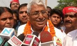 जिन्होंने वोट नहीं दिया, उन्हें देशद्रोही मान परेशान कर रही है बीजेपी: माता प्रसाद पांडेय जिन्होंने वोट नहीं दिया, उन्हें देशद्रोही मान परेशान कर रही है बीजेपी: माता प्रसाद पांडेय