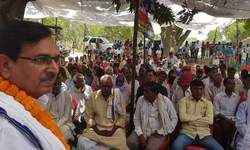 श्याम सिंह यादव मल्हनी विधानसभा मे किया जनसंपर्क, सेक्टर व बूथ प्रभारियों के साथ भी की बैठक श्याम सिंह यादव मल्हनी विधानसभा मे किया जनसंपर्क, सेक्टर व बूथ प्रभारियों के साथ भी की बैठक