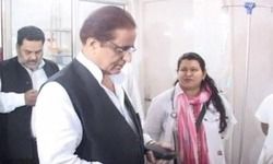 बच्ची से रेप पर आजम का तंज, ये राम राज्य की सरकार है बच्ची से रेप पर आजम का तंज, ये राम राज्य की सरकार है