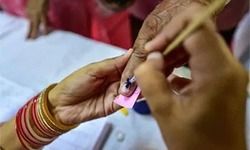 हरियाणा के गुरुग्राम में बूथ नंबर 286 पर मतदान रुक गया है. इस बूथ पर ईवीएम ने काम करना बंद कर दिया है, जिसके चलते वोटिंग रुक गई है.