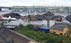 अम्फान तूफान ने कोलकाता एयरपोर्ट पर मचाई भीषण तबाही अम्फान तूफान ने कोलकाता एयरपोर्ट पर मचाई भीषण तबाही