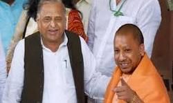 सीएम योगी से मिले सपा संरक्षक मुलायम सिंह यादव सीएम योगी से मिले सपा संरक्षक मुलायम सिंह यादव