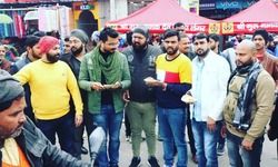 खलीलाबाद गुरुद्वारा का लंगर सुबह से शाम तक चलता रहा