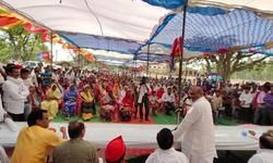 ललई ने गठबंधन प्रत्याशी के समर्थन मे क्षेत्र का किया तूफानी दौरा, जनसभा को संबोधित कर मांगे वोट