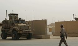 ईरान ने इराक में अमेरिका के दो सैन्‍य ठिकानों पर दागी एक दर्जन मिसाइलें