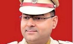 भ्रष्टाचार में लिप्त 30 पुलिसकर्मियों के खिलाफ कार्रवाई की संस्तुति से खलबली भ्रष्टाचार में लिप्त 30 पुलिसकर्मियों के खिलाफ कार्रवाई की संस्तुति से खलबली
