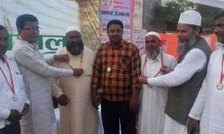 मुरादाबाद में अमर उजाला द्वारा आयोजित चौपाल कार्यक्रम में जनप्रतिनिधियों को सम्मानित करते मुहम्मद उस्मान एडवोकेट व विधायक कांठ राजेश चुन्नू..