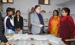 सचिव लोक निर्माण विभाग ने जीजीआइसी का औचक निरीक्षण किया सचिव लोक निर्माण विभाग ने जीजीआइसी का औचक निरीक्षण किया