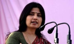 कन्नौज लोकसभा सीट से महागठबंधन उम्मीदवार डिंपल यादव 6,209 वोटों से पीछे चल रही हैं, बीजेपी उम्मीदवार सुब्रत पाठक आगे कन्नौज लोकसभा सीट से महागठबंधन उम्मीदवार डिंपल यादव 6,209 वोटों से पीछे चल रही हैं, बीजेपी उम्मीदवार सुब्रत पाठक आगे