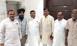 आज अहिंसा दल के राष्ट्रीय अध्यक्ष राजकुमार लोधी अपने दल के राष्ट्रीय पदाधिकारियों के साथ शिवपाल सिंह यादव से मुलाकात की