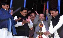 इटावा-इस वर्ष भी नहीं आयोजित हो रहा है बहुचर्चित सैफई महोत्सव. समाजवादी परिवार के झगड़े की भेंट चढ़ा सैफई महोत्सव. अखिलेश यादव और शिवपाल यादव के मतभेद के बाद से सैफई महोत्सव का आयोजन है ठप.