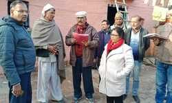 तहसीलदार ने मैनाठेर के ग्राम गुरेर में मछुआ समुदाय के आवासों की जांच की