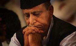 लखनऊ : आजम खान सीतापुर जेल शिफ्ट, जेल अधिक्षक पत्र के बाद जेल शिफ्ट, जेल अधीक्षक ने शासन को लिखा था पत्र, सुरक्षा कारणों से आजम को किया शिफ्ट।