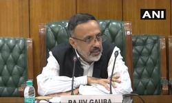 कैबिनेट सेक्रटरी राजीव गौबा ने स्पष्ट किया है कि लॉकडाउन को बढ़ाने का कोई विचार नहीं है। कैबिनेट सेक्रटरी राजीव गौबा ने स्पष्ट किया है कि लॉकडाउन को बढ़ाने का कोई विचार नहीं है।