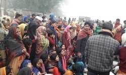 मैजिक और बाइक की आमने सामने टक्कर से बाइक चालक की मौके पर दर्दनाक मौत