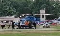 सीएम योगी पहुंचे वाराणसी काशी विश्वनाथ मंदिर और कोविड अस्पताल का करेंगे निरीक्षणअधिकारियों के साथ समीक्षा बैठक भी करेंगे सीएम। सीएम योगी पहुंचे वाराणसी काशी विश्वनाथ मंदिर और कोविड अस्पताल का करेंगे निरीक्षणअधिकारियों के साथ समीक्षा बैठक भी करेंगे सीएम।