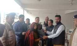 हाजी महबूब ने गरीबो को हजारो कम्बल का किया वितरण, ताकि ठंड से मिल सके उन्हे निज़ात