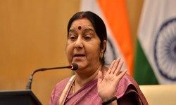 सुषमा का ट्वीट– मुलायम भाई आप सपा के पितामह हैं रामपुर में हो रहा द्रौपदी का चीर हरण, भीष्म की तरह मौन ना साधें