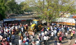 मधुशाला तेरी सदैव जय हो : अभय सिंह मधुशाला तेरी सदैव जय हो : अभय सिंह